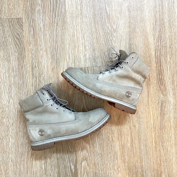 SOLD Grey timberland boots - Picture 2 of 6